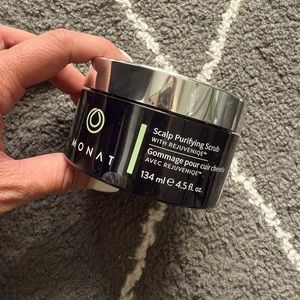 Monat scalp purifying scrub